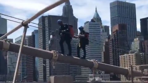 NYPD rescues man threatening to jump off Brooklyn Bridge